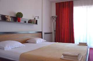 Отель Hotel Salute Budva Будва Номер-студио с террасой-5