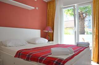 Отель Hotel Salute Budva Будва Бюджетный двухместный номер с 1 кроватью-1