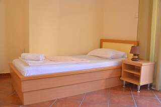 Отель Hotel Salute Budva Будва Двухместный номер с 2 отдельными кроватями и видом на город-6